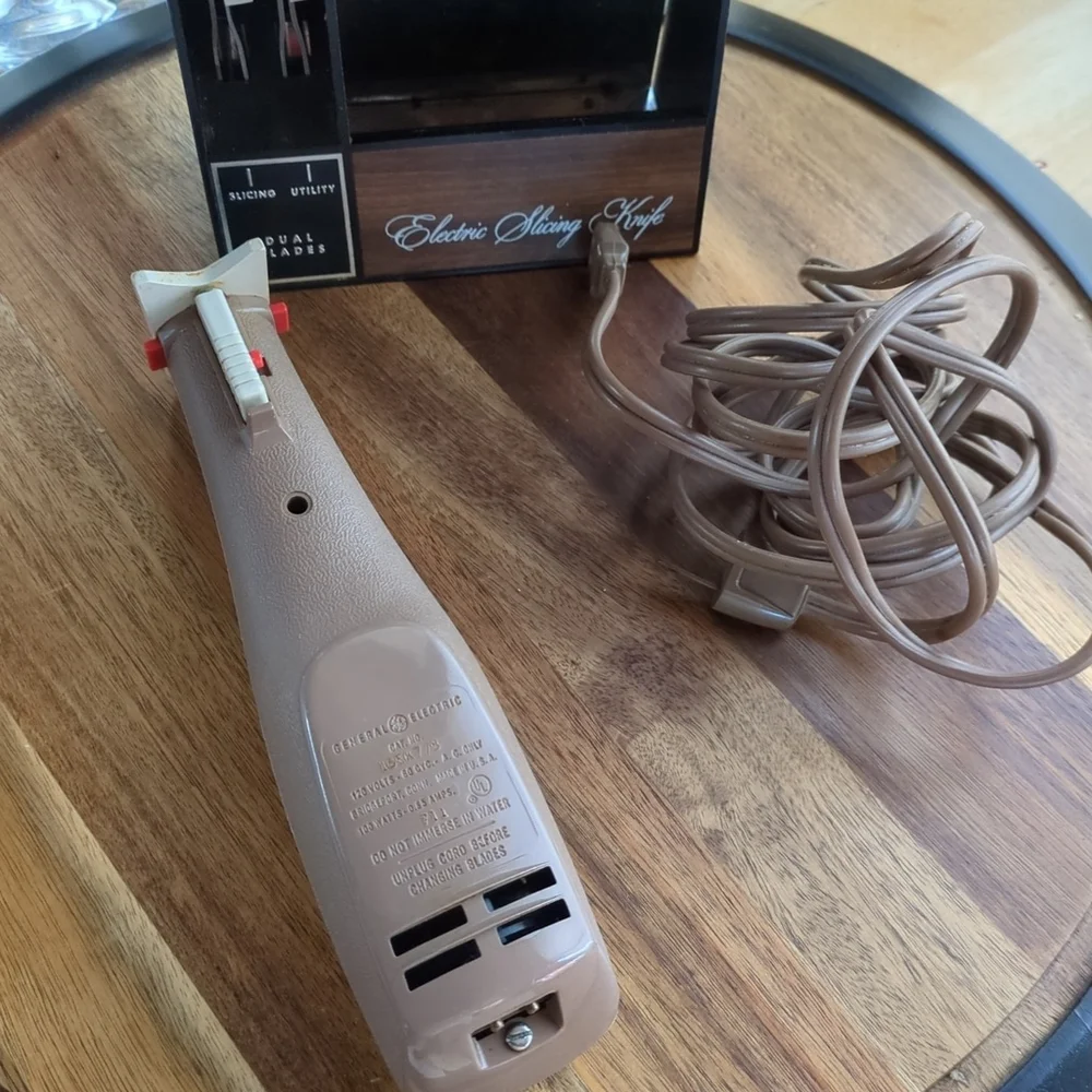 Vintage General Electric Slicing Knife